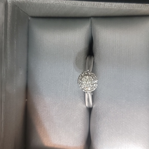 White gold ring - Picture 3 of 7